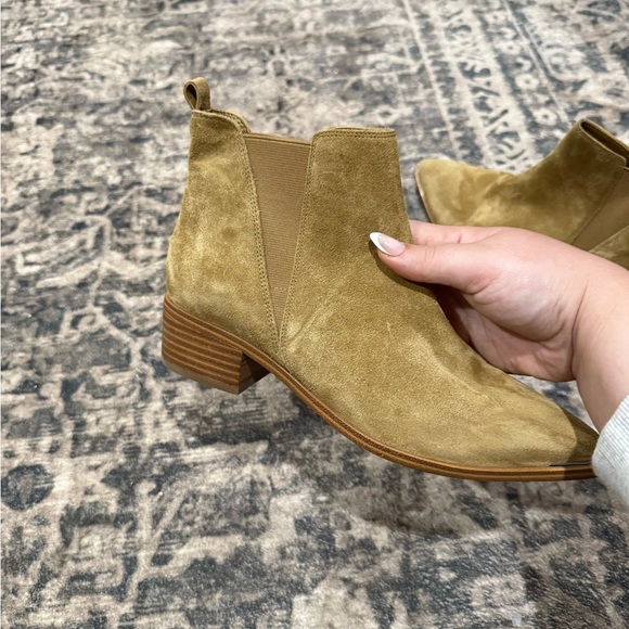 Marc Fisher Tan Suede Ankle Booties Chelsea Style size 7 - Picture 3 of 9